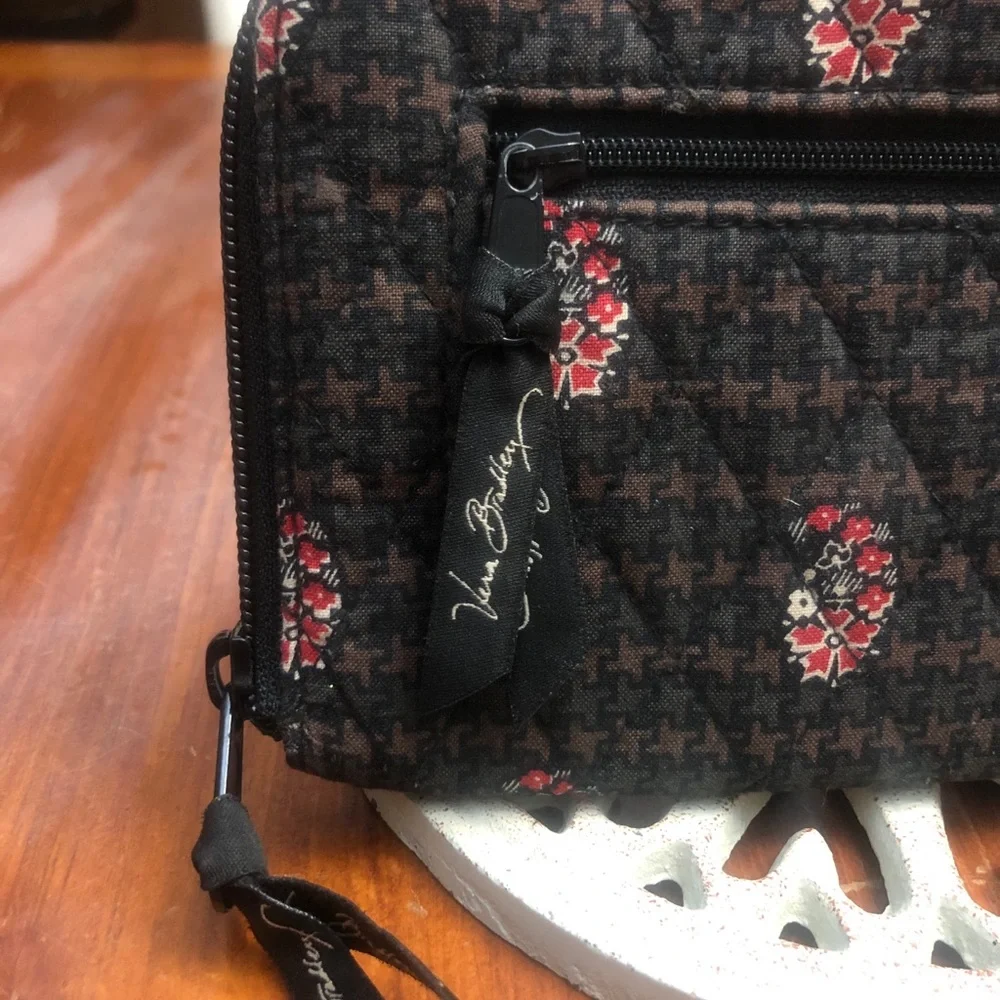 Vera Bradley clutch/wallet - Picture 2 of 5